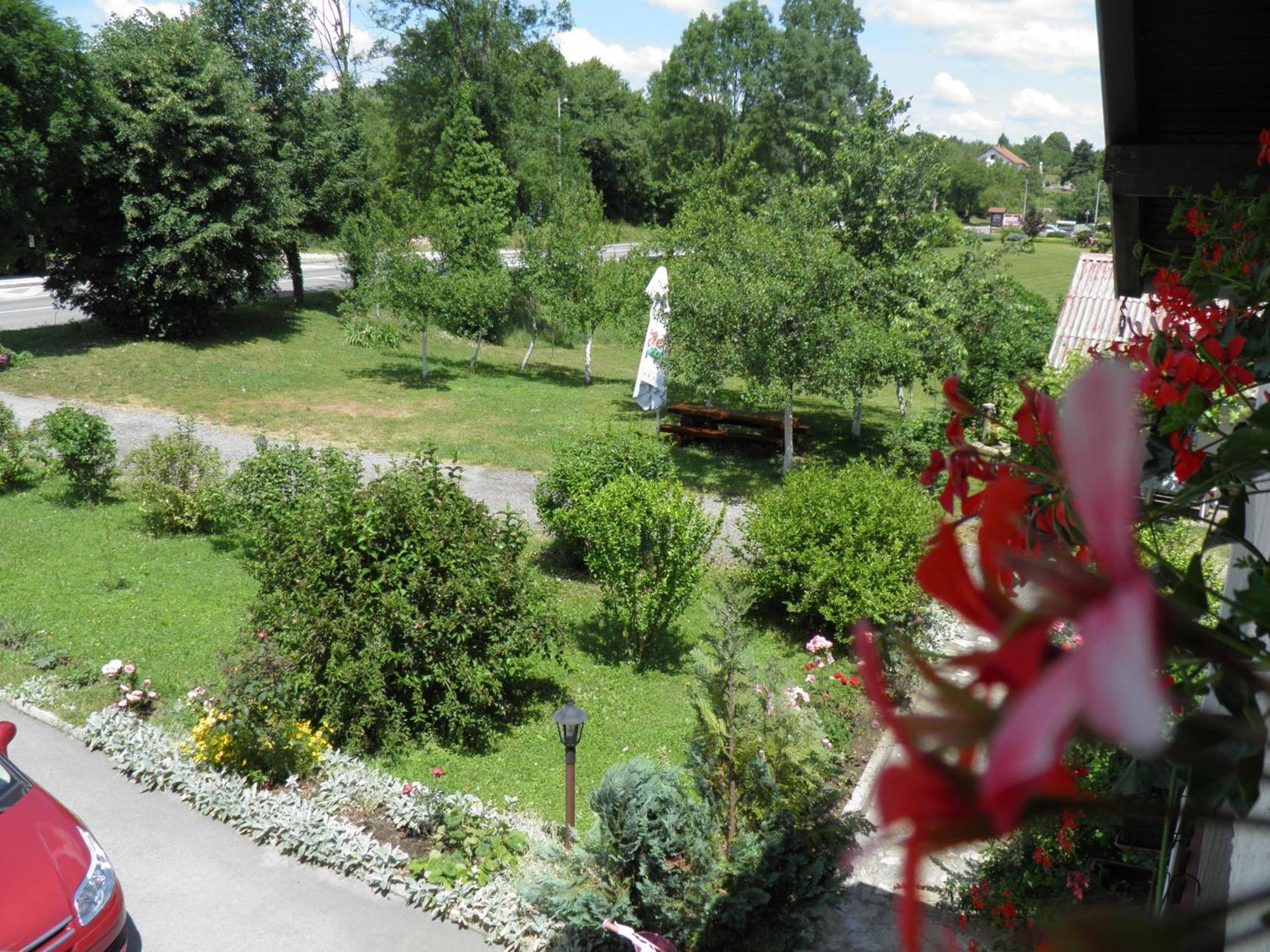 Hotel House Janja Plitvice à Selište Drežničko Extérieur photo